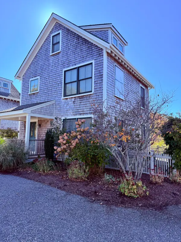 16 Meadow Road, Provincetown, MA 02657