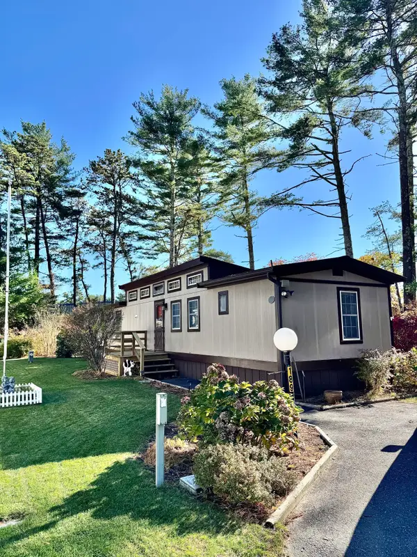 189 Pine View Terrace, West Wareham, MA 02576