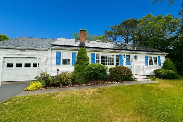 8 Jasmine Lane, Hyannis, MA 02601