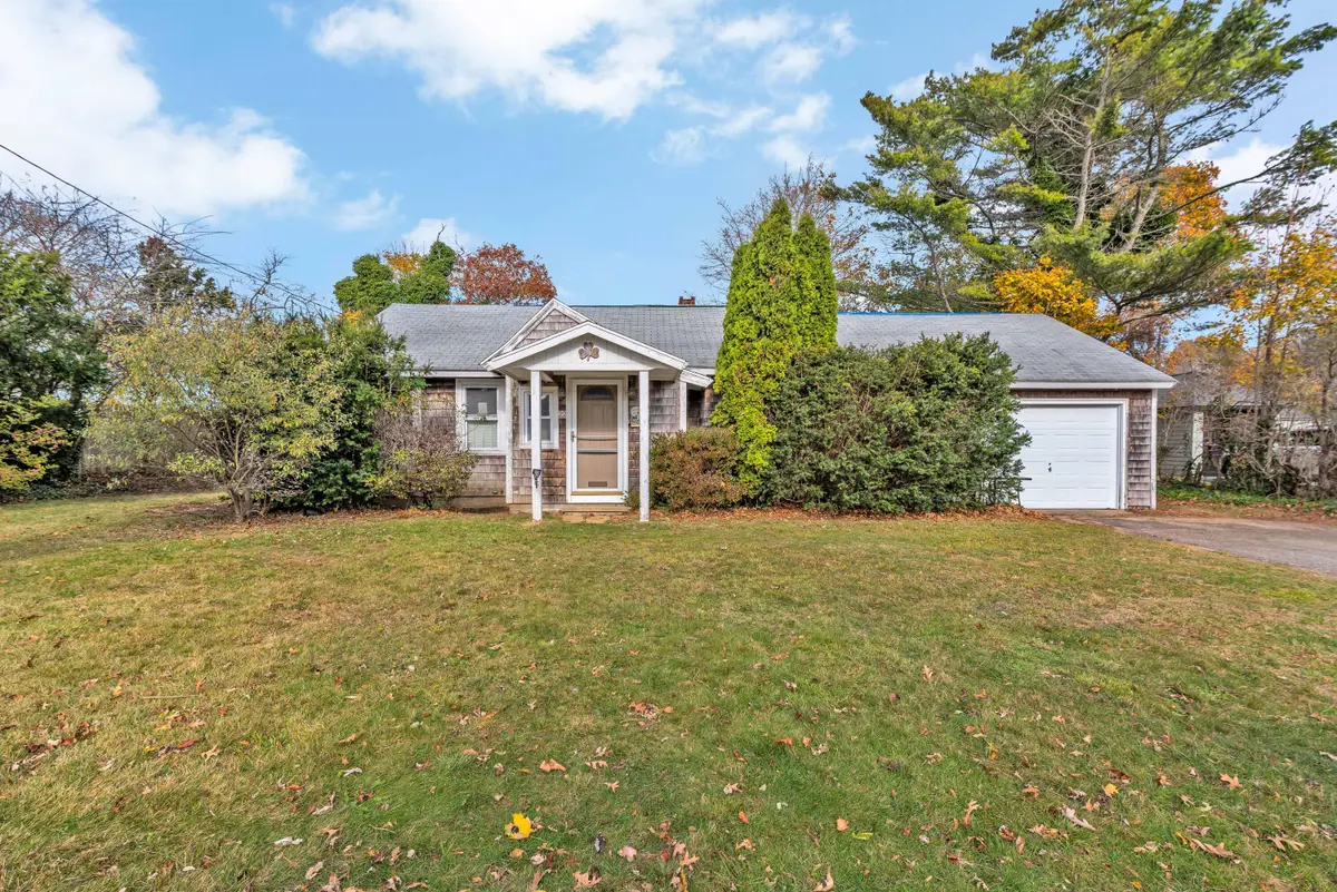 22 Alma Road, Falmouth, MA 02540 - #1