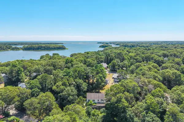 20 Mutiny Way, Mashpee, MA 02649