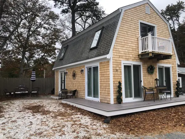 9 Bells Neck Road, West Harwich, MA 02671