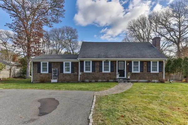 220 Fawcett Lane, Hyannis, MA 02601