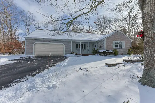 18 Six Penny Lane, Dennis, MA 02638