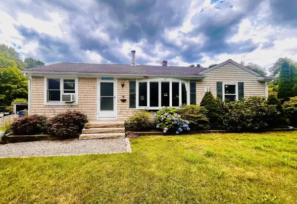 11 Soares Lane, Teaticket, MA 02536