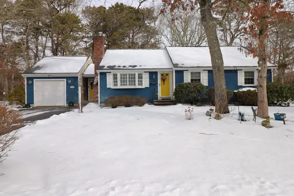 2 Beaver Dam Way, East Dennis, MA 02641