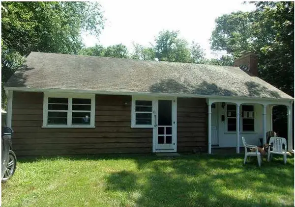 13 Sidney Street, Falmouth, MA 02540