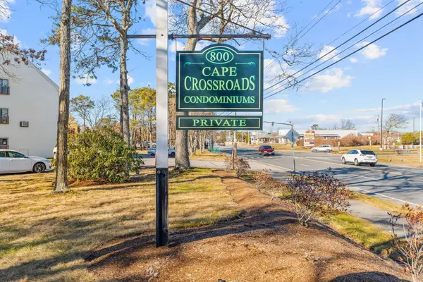 800 Bearse's Way Way, Hyannis, MA 02601