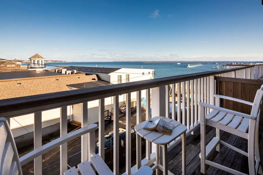 333 Commercial Street, Provincetown, MA 02657 - Image #2