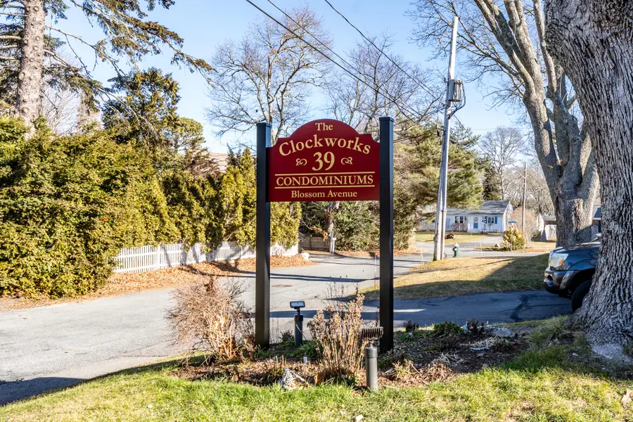 39 Blossom Avenue, Osterville, MA 02655 - Image #2