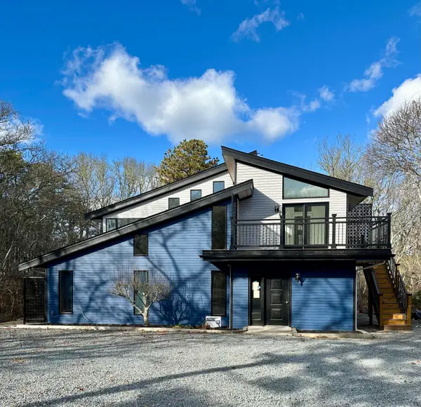 86 Harry Kemp Way, Provincetown, MA 02657