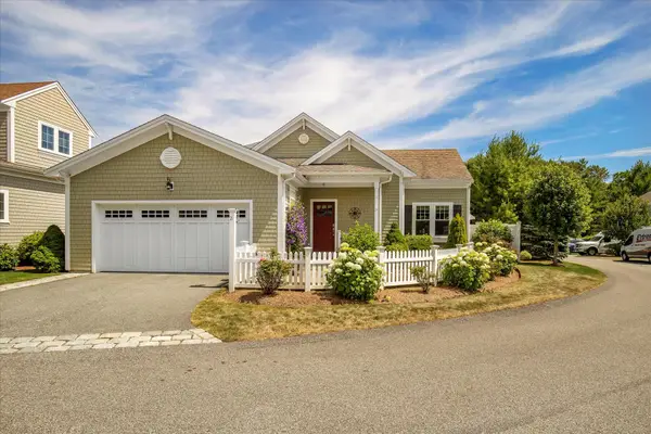 21 Saltwater Circle, Mashpee, MA 02649