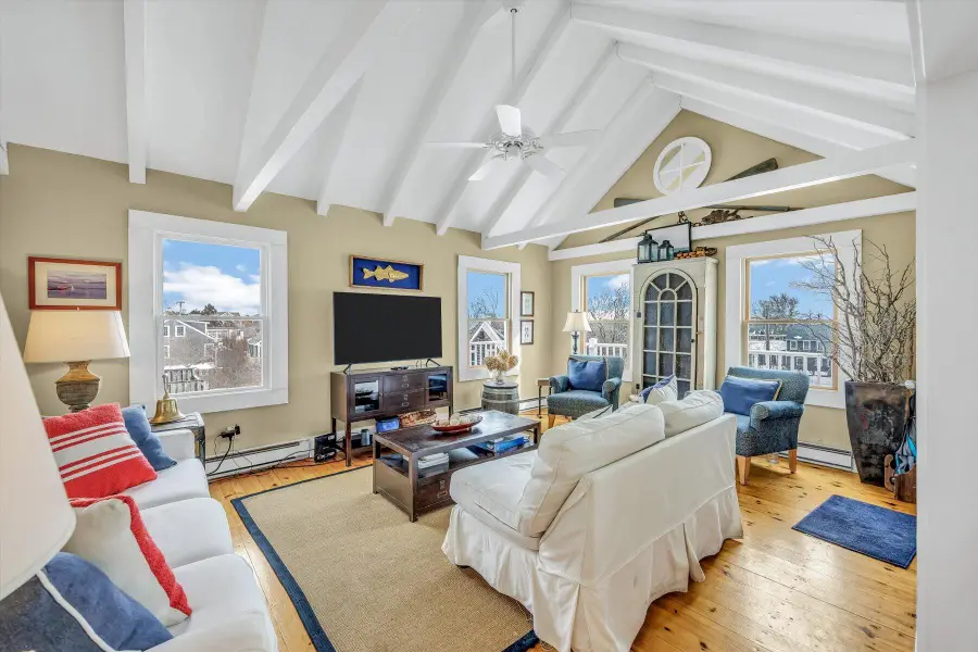 15 Cottage Street, Provincetown, MA 02657 - #3