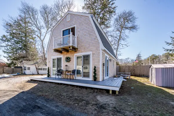 9 Bells Neck Road, Harwich, MA 02645