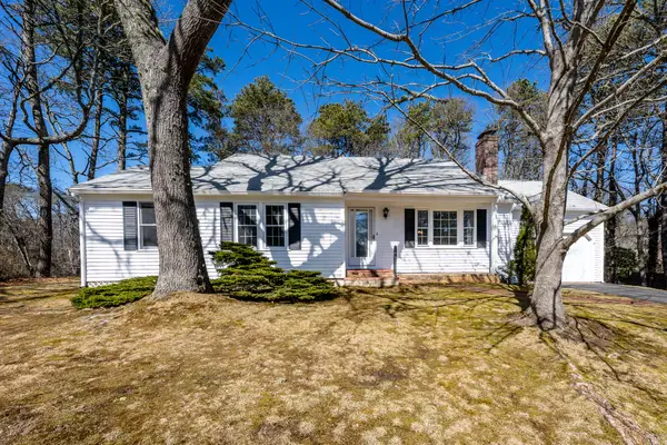 6 Clinton Drive, Yarmouth Port, MA 02675