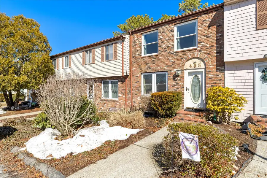 405 Village Drive, Buzzards Bay, MA 02532 - #2