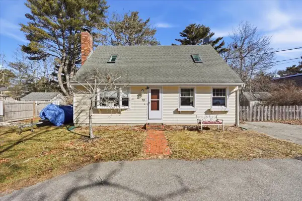 70 Quinaquisset Avenue, Mashpee, MA 02649