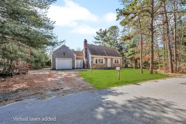 11 Dry Hollow Lane, Mashpee, MA 02649