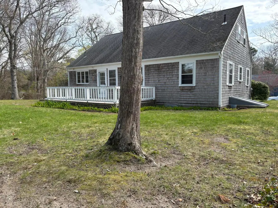 17 Eileen Street, Yarmouth Port, MA 02675 - #3