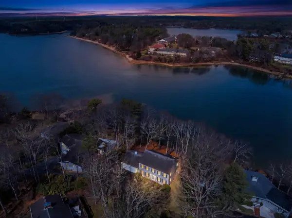 14 Quamhassett Road, Buzzards Bay, MA 02532