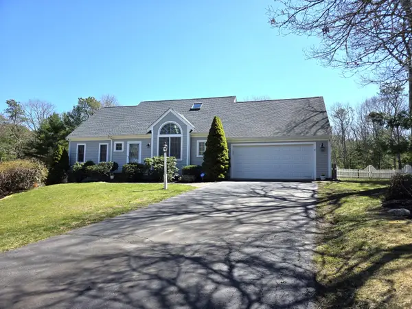 31 Falling Leaf Lane, Osterville, MA 02655