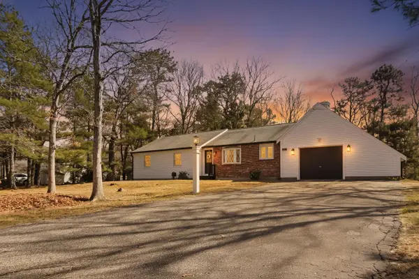 38 White Oak Trail, Centerville, MA 02632