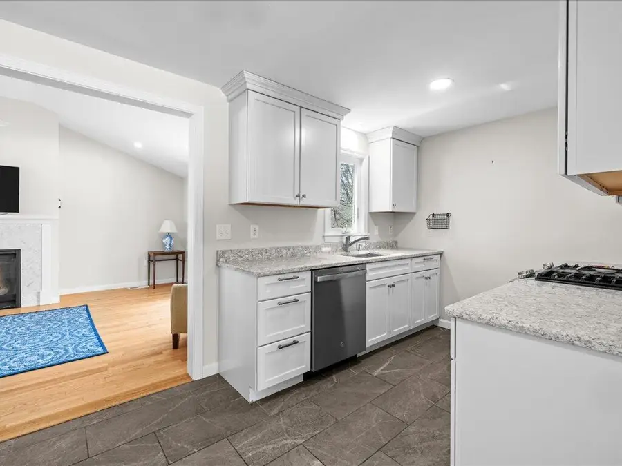 17 Swallow Street, Teaticket, MA 02536 - #3