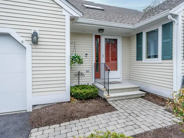 3 Longwood Road, Mashpee, MA 02649