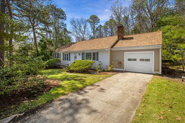 23 Penny Royal Lane, Teaticket, MA 02536