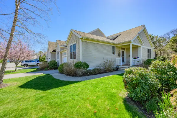 118 Grey Hawk Drive #UNIT 118, Mashpee, MA 02649