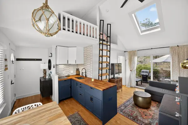 962 Commercial Street #Unit 5, Provincetown, MA 02657