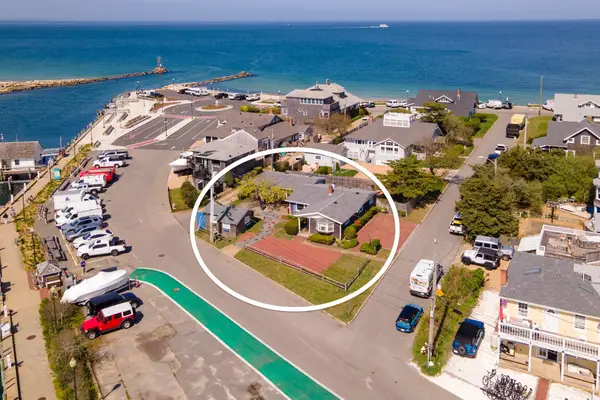 23 Circuit Avenue Extension, Oak Bluffs, MA 02557