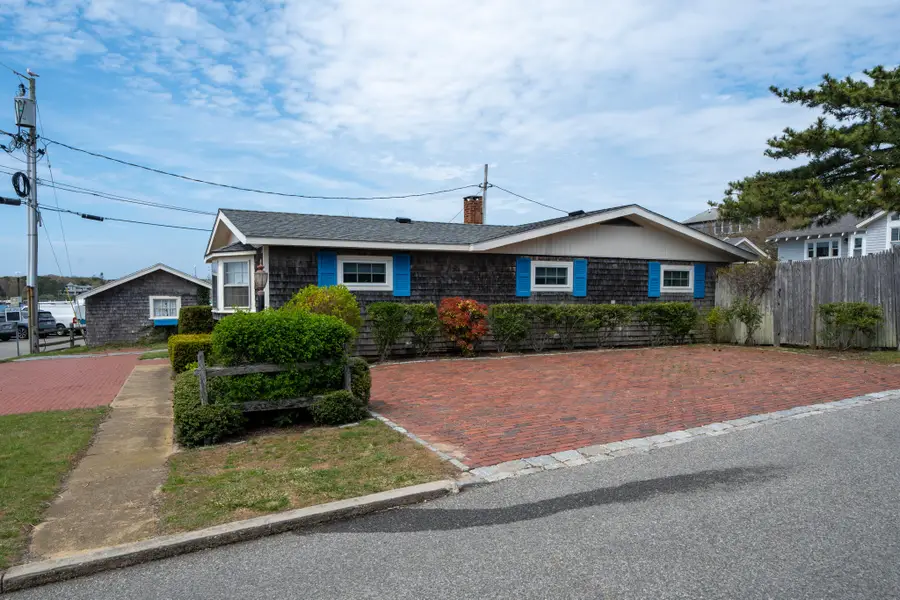 23 Circuit Avenue Extension, Oak Bluffs, MA 02557 - #3
