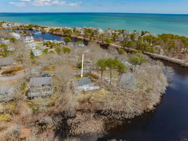 21 Uncatena Road, Mashpee, MA 02649