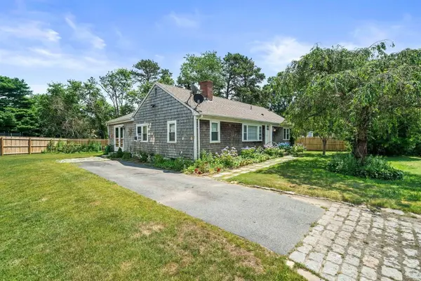 4 Thach Lane, Hyannis, MA 02601