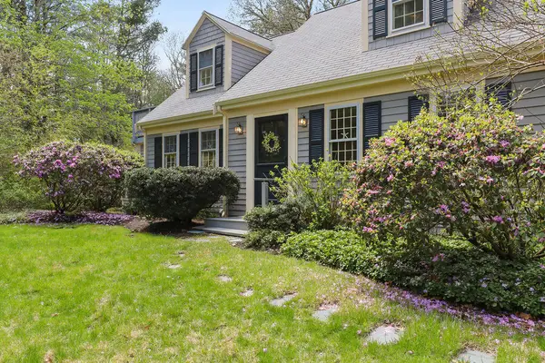 3 Tattler Circle, Cataumet, MA 02534