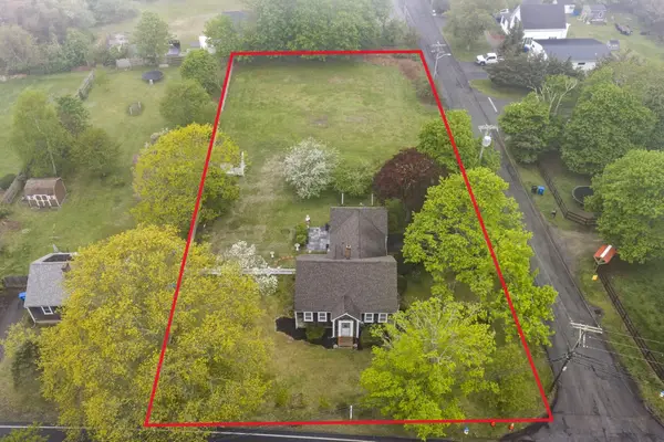 42 Old Barnstable Road, East Falmouth, MA 02536
