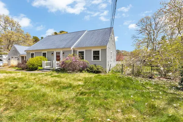 273 Bishops Terrace, Hyannis, MA 02601