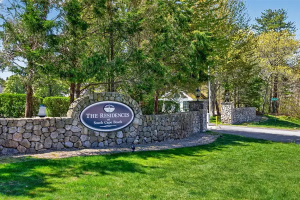 2 Quinns Way #UNIT 2, Mashpee, MA 02649