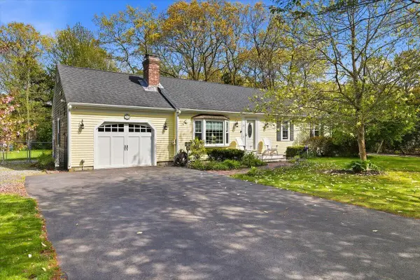 24 Starlight Drive, Marstons Mills, MA 02648
