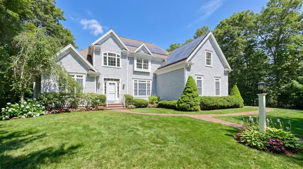 17 Payamps Road, Mashpee, MA 02649