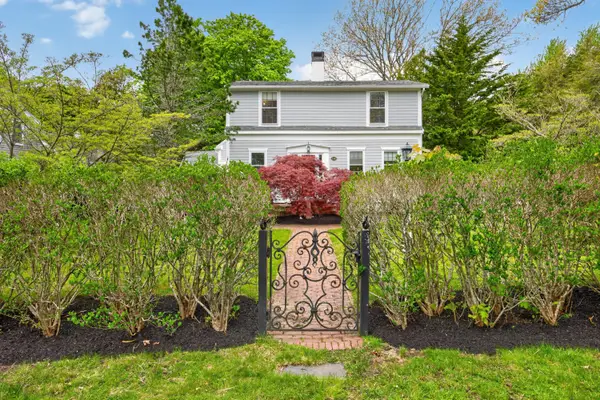 120 Ocean View Avenue, Cotuit, MA 02635