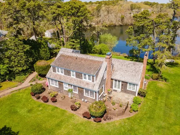 8 Skinequit Lane, South Harwich, MA 02661
