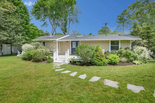 3 Kims Way, Oak Bluffs, MA 02557