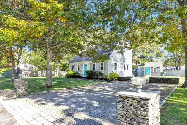 58 Orrs Avenue, Hyannis, MA 02601
