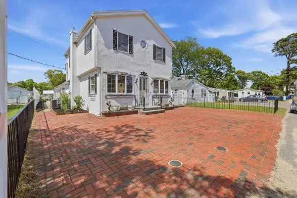 7 Swift Avenue, Wareham, MA 02571