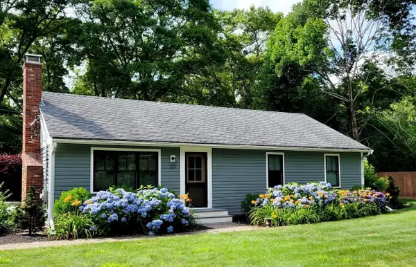 125 Highpoint Road, Marstons Mills, MA 02648