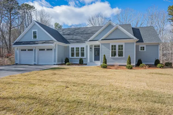 28 Country Farm Road, Forestdale, MA 02644