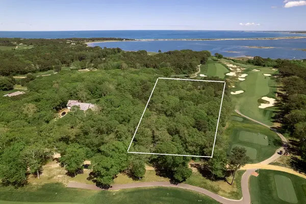 7 Overview Lane, Oak Bluffs, MA 02557