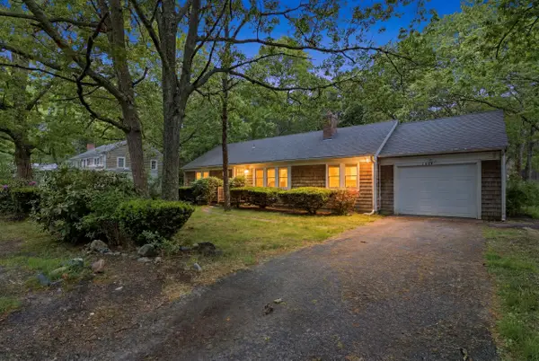 762 W Yarmouth Road, Yarmouth Port, MA 02675